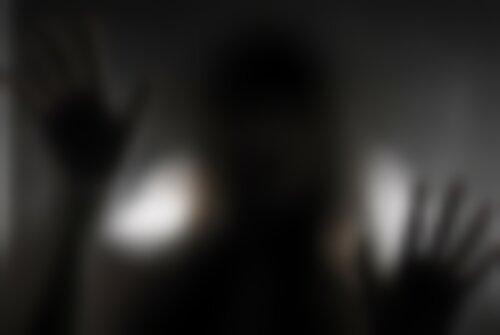 Экшн-игра Кромешная тьма: прятки в лабиринте